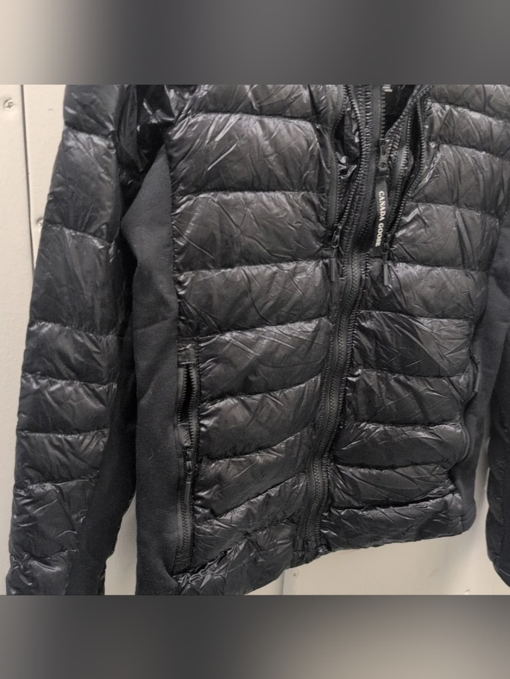 Authentic Canada Goose Hybridge Lite Hooded Down Jacket Small-Med EUC! - Picture 13 of 15